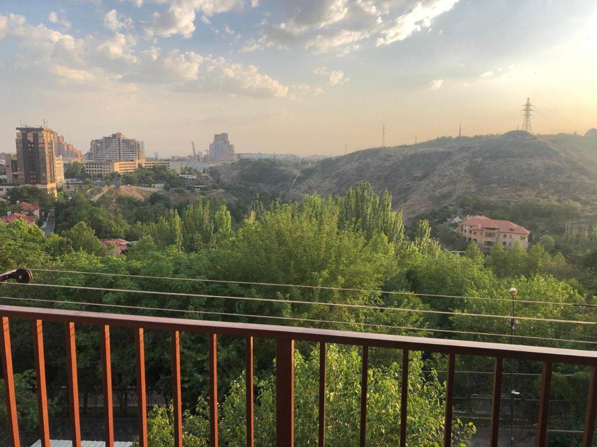 Willa Karen'S Dom & Terrace Erywań Zewnętrze zdjęcie